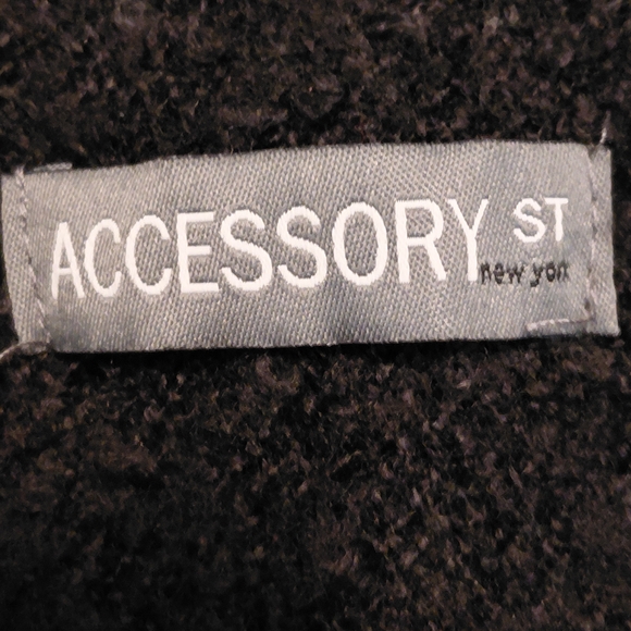 Accessory St New York Women's Plaid Poncho Shawl (Black & Gray) NWOT! - Picture 4 of 5